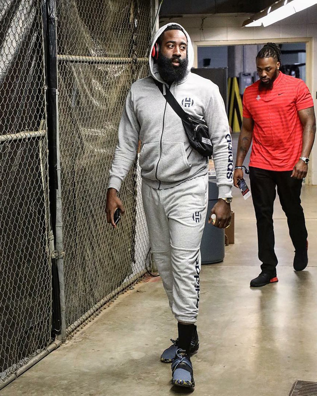 替补球员再次建功，球队深度获认可（替补再度发威，阵容厚度获赞）