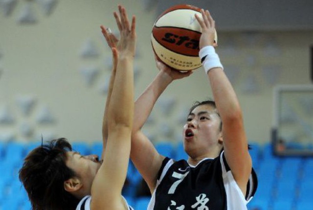 日职乙战报：格拉卡、松原后破门，磐田喜悦2-1战胜鸟栖砂岩（日乙赛况：格拉卡与松原末段建功，磐田喜悦2-1击败鸟栖砂岩）